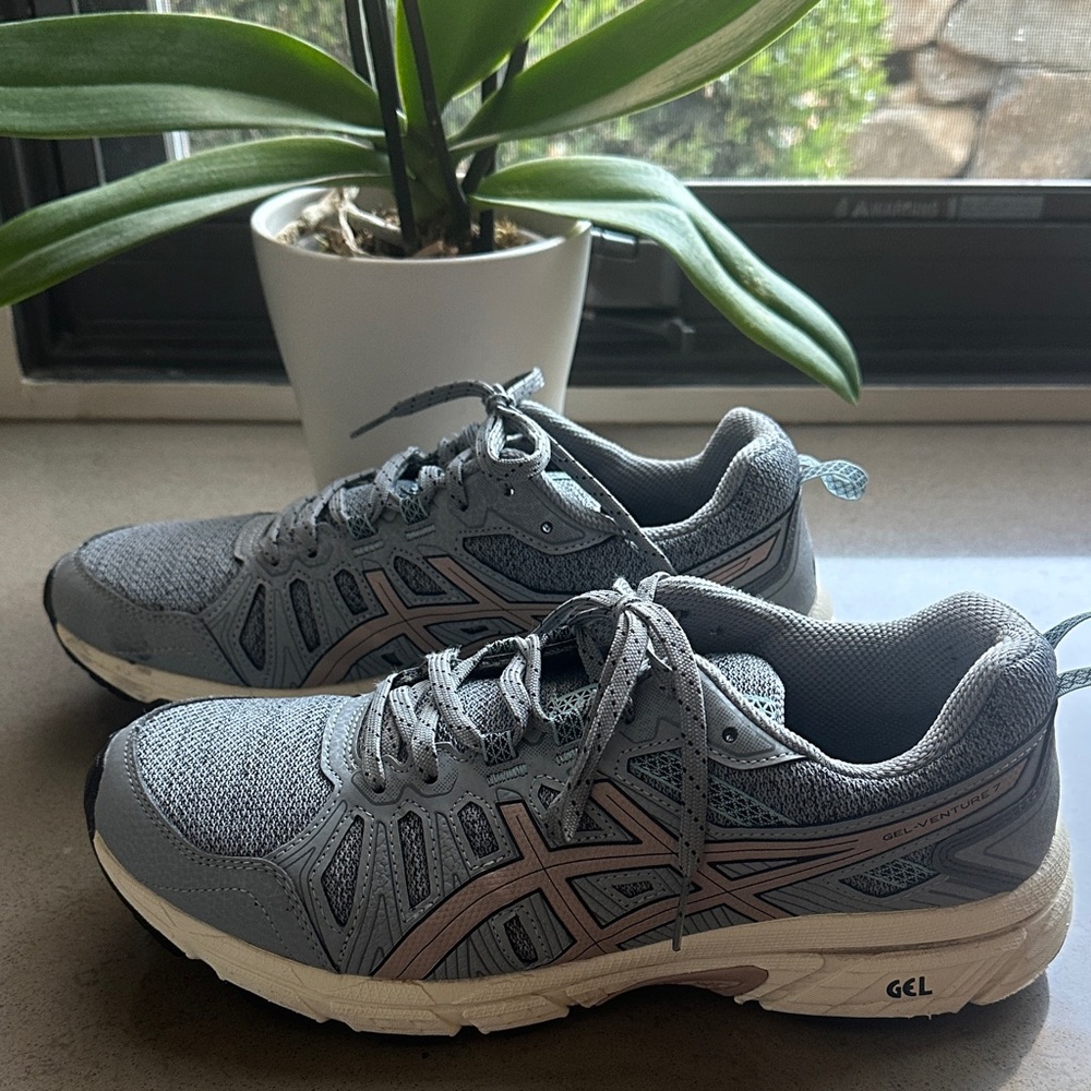 ASICS Women's Gel Venture 7 Gray and Pink Athletic Running Shoes 😎
